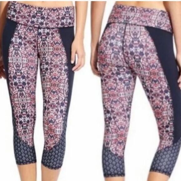 Athleta Indigo Shores Navy Patterned Capri Leggings - Picture 2 of 8